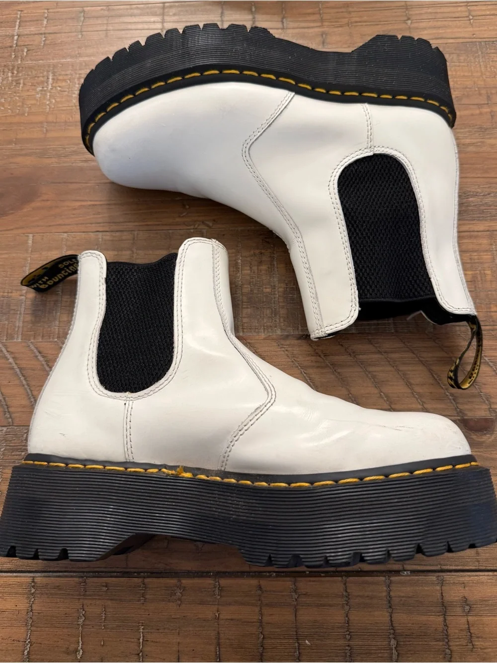 Dr. Martens 2976 Quad White Leather Platform Chelsea Boots Women’s Size 8 EU 39